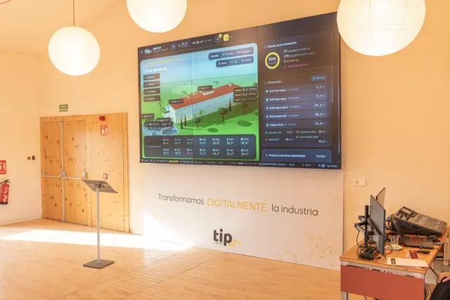 Pantalla de supervisión industrial y equipo de demostración de TIP DATA